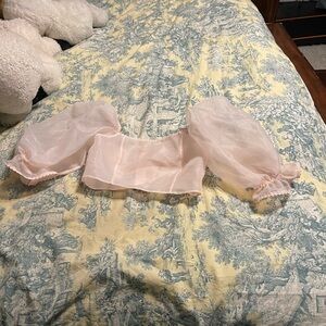 Selkie pink puff sleeve crop top S